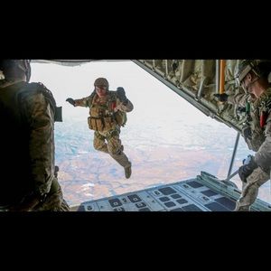 Meet your Posher, Carlos